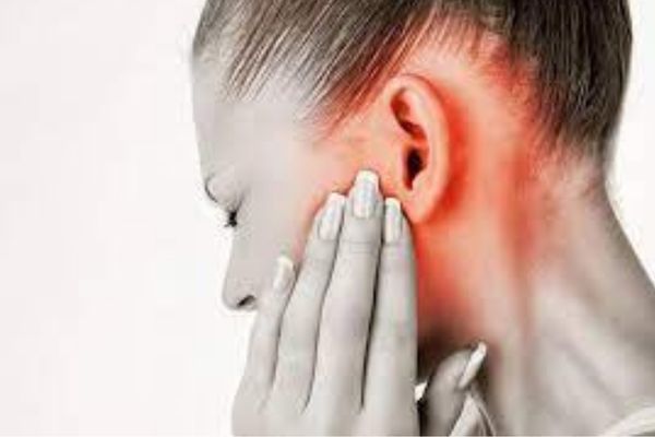 Zona tai gây đau rát tai